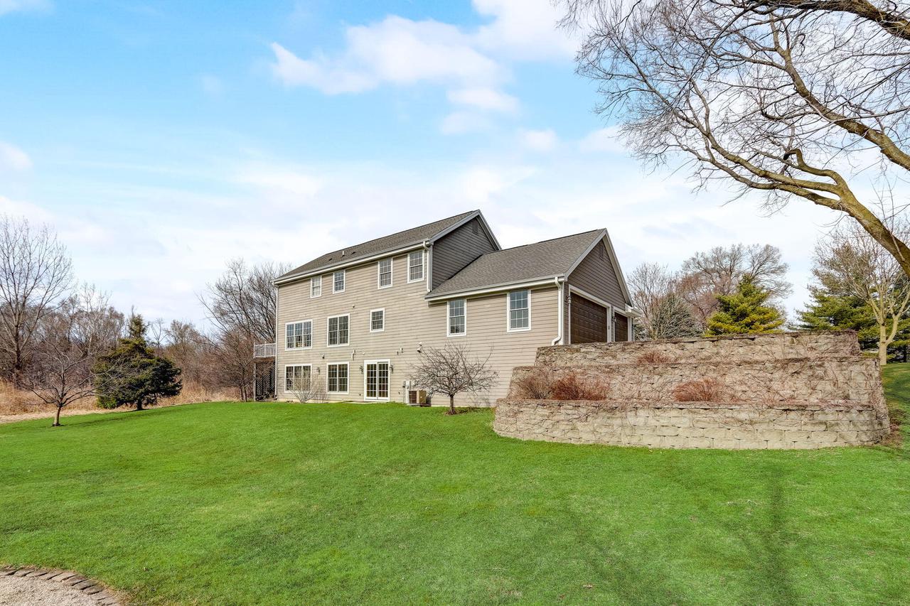 S67W18865 Steeplechase DRIVE