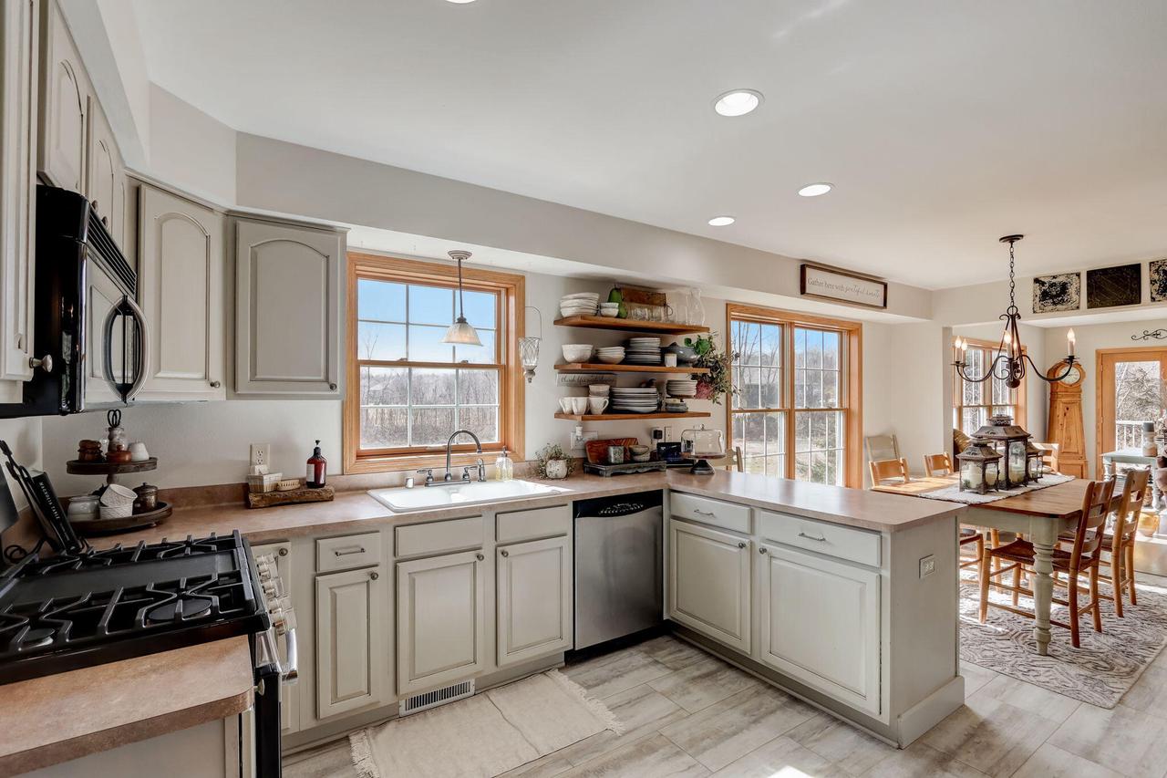 S67W18865 Steeplechase DRIVE