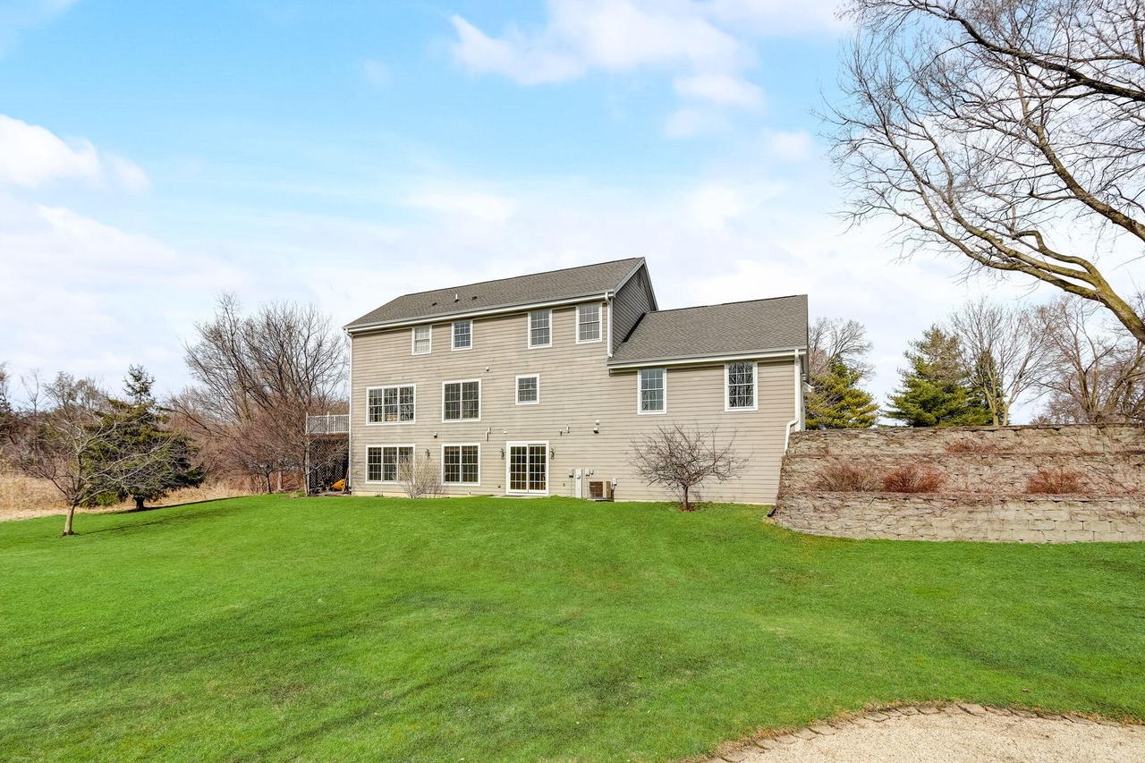 S67W18865 Steeplechase DRIVE