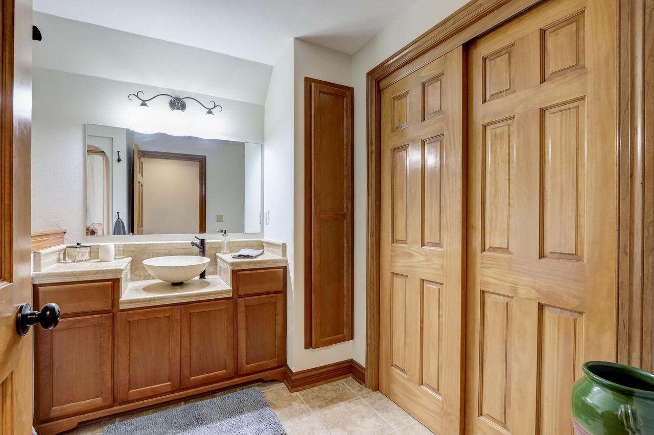 S67W18865 Steeplechase DRIVE