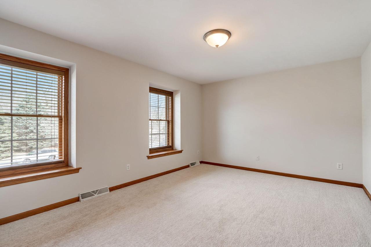 S67W18865 Steeplechase DRIVE