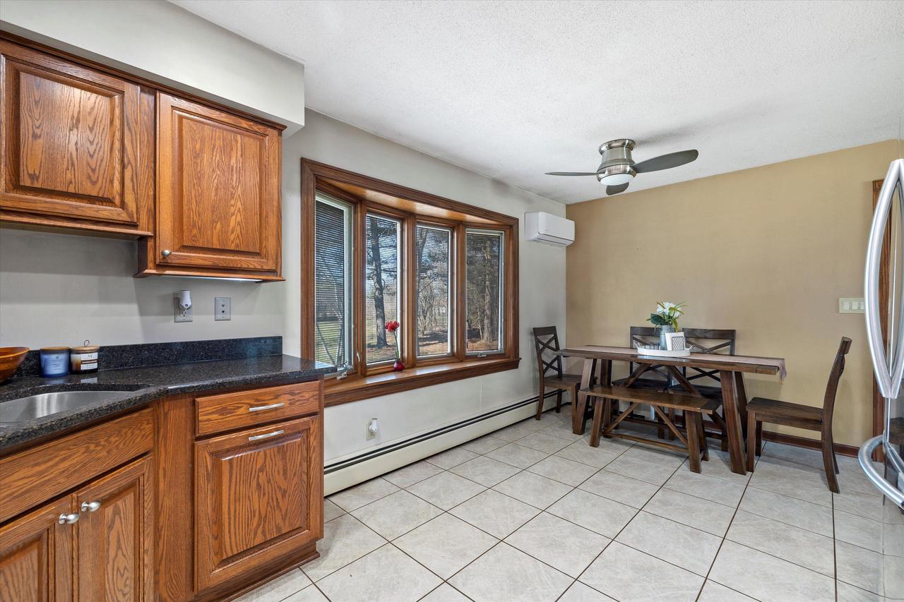 W246S7005 Maple Hill DRIVE