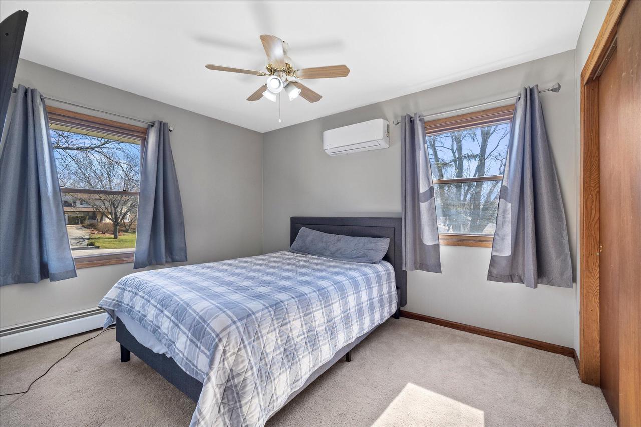 W246S7005 Maple Hill DRIVE