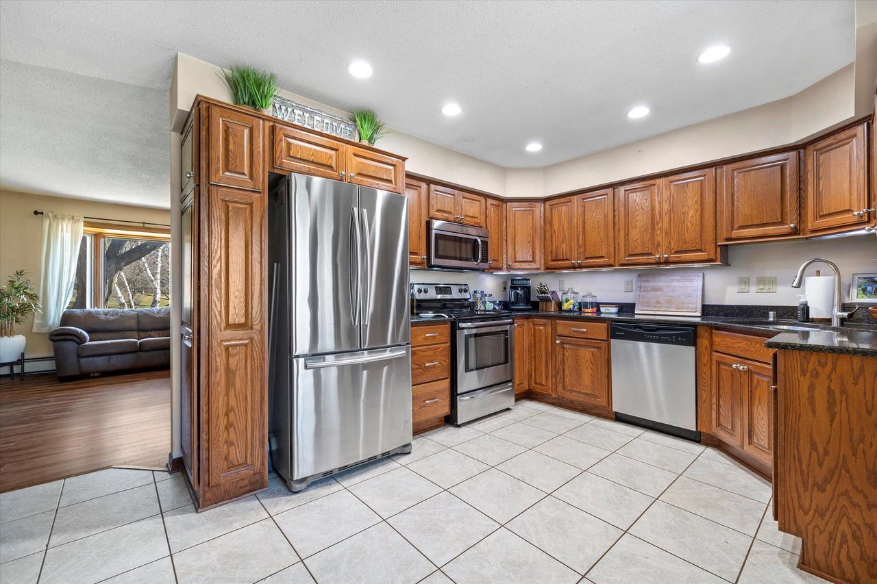 W246S7005 Maple Hill DRIVE