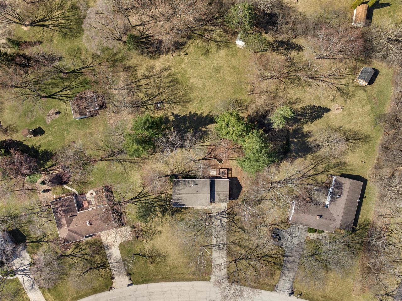 W246S7005 Maple Hill DRIVE