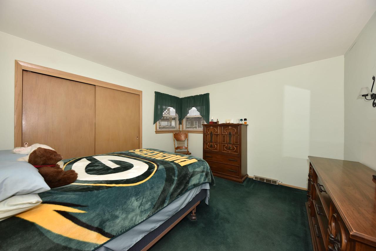 6105 North 113th STREET