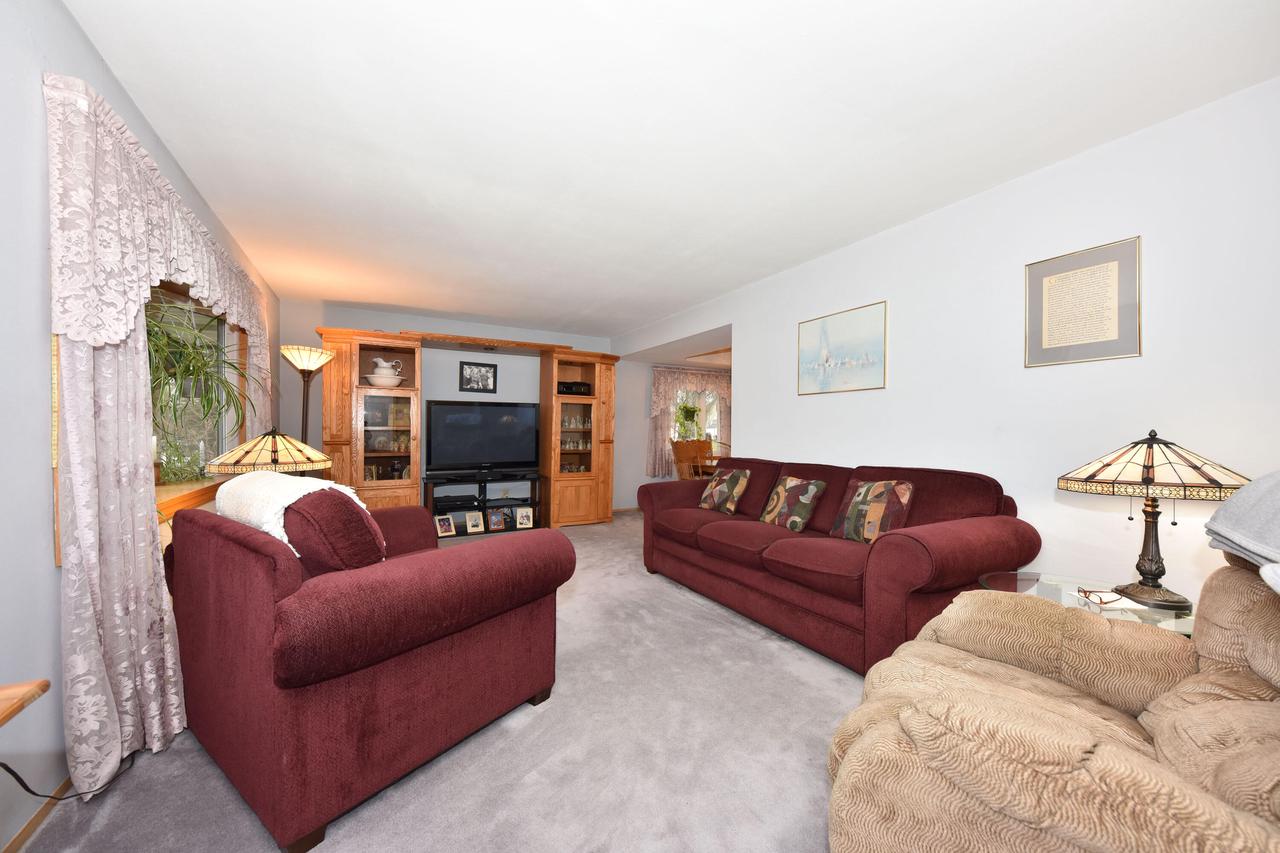 6105 North 113th STREET