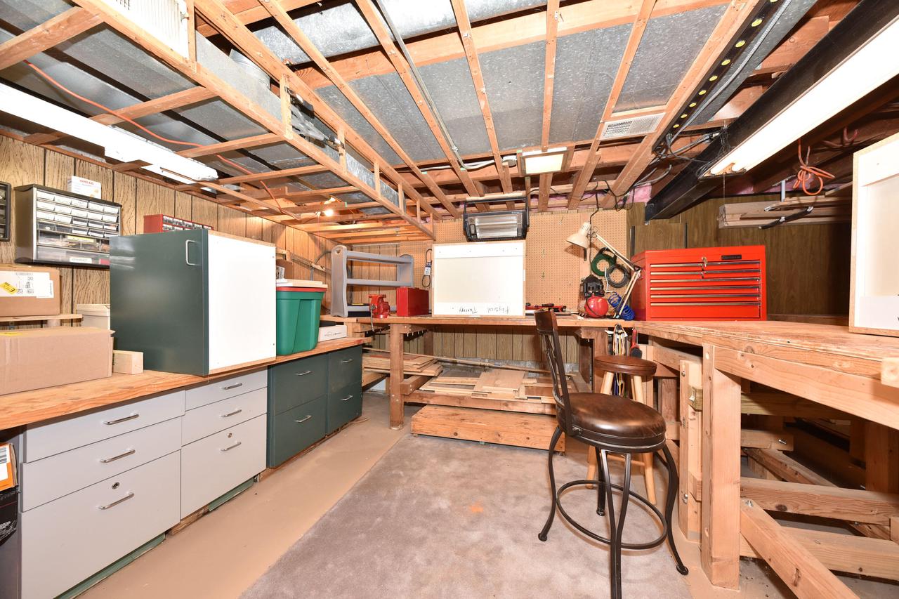 6105 North 113th STREET