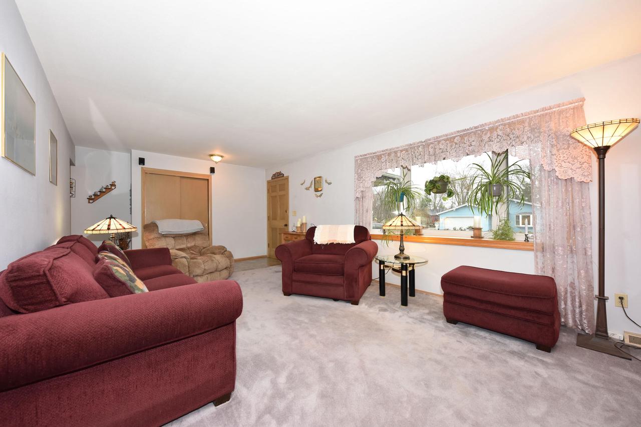 6105 North 113th STREET