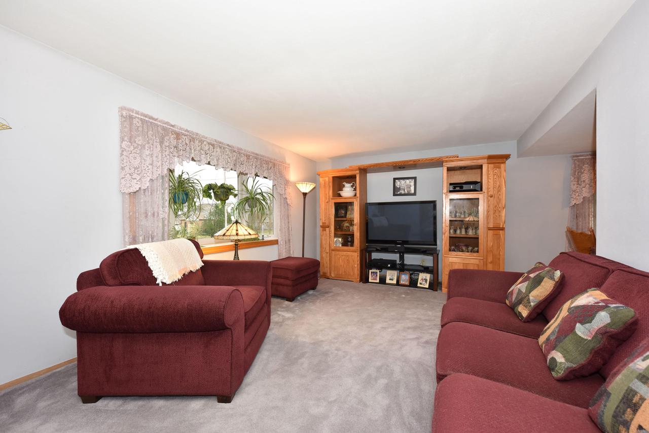 6105 North 113th STREET