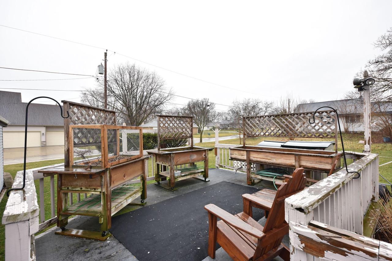 6105 North 113th STREET