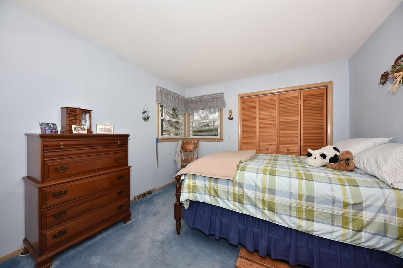 6105 North 113th STREET