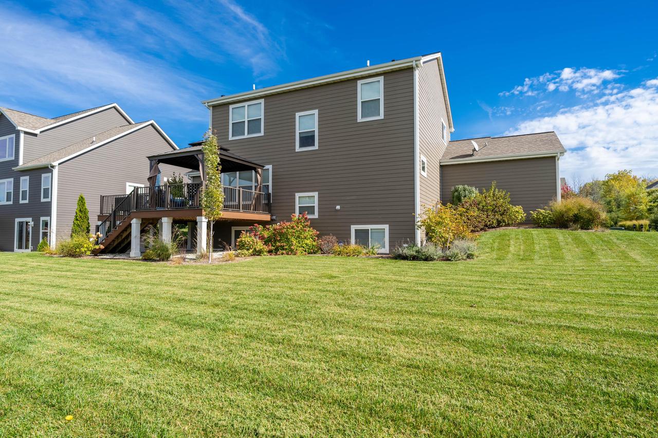 W136N6069 Weyer Farm DRIVE