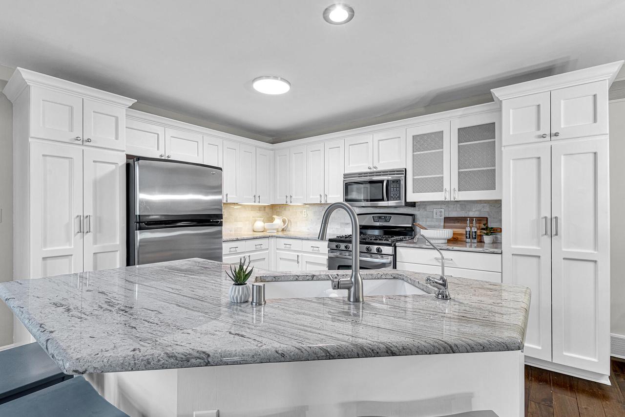 15647 West Brook DRIVE