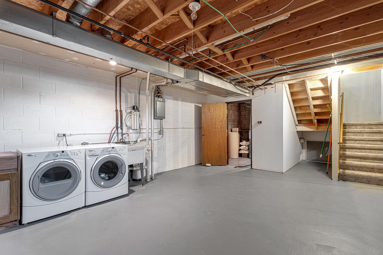 15647 West Brook DRIVE