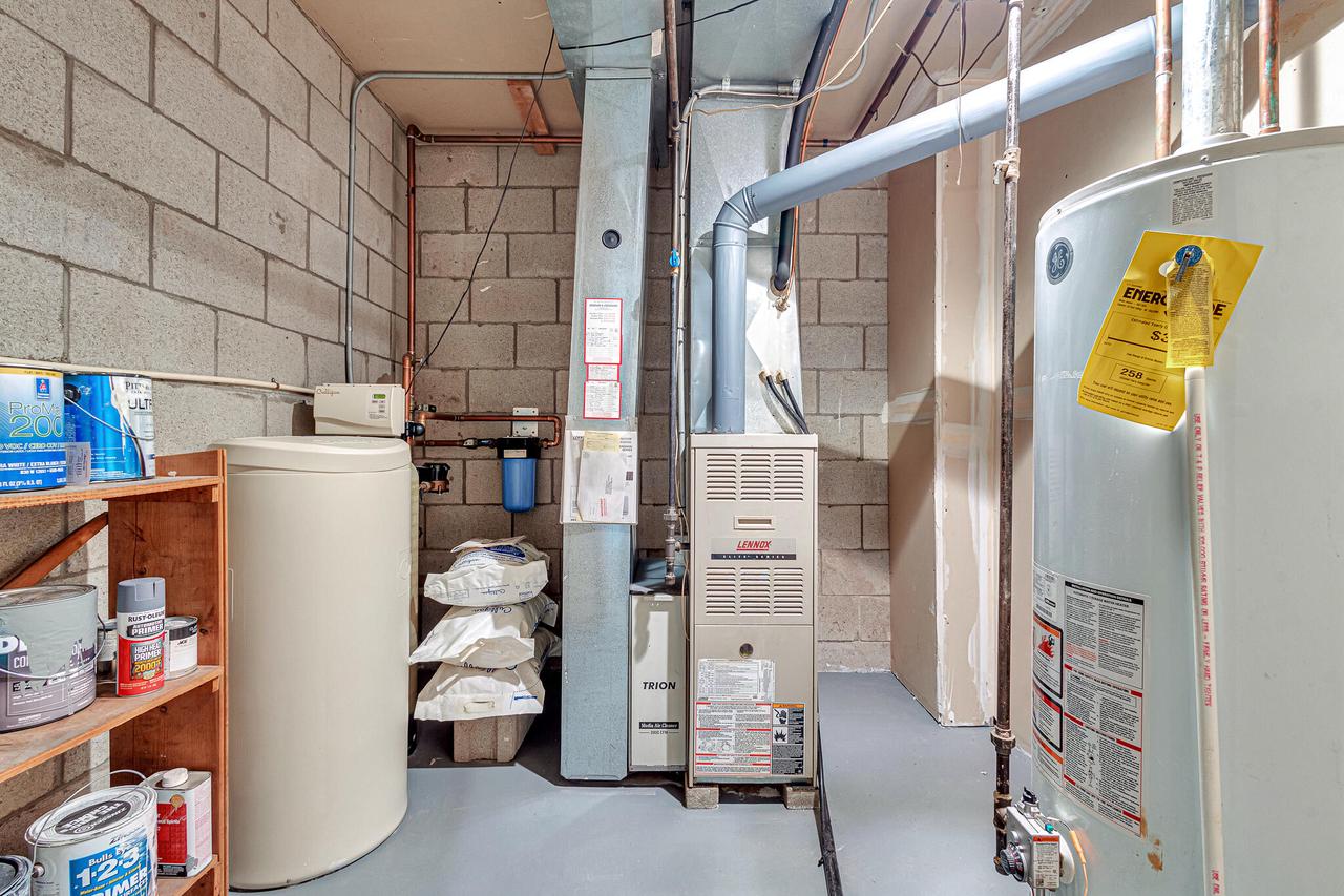 15647 West Brook DRIVE