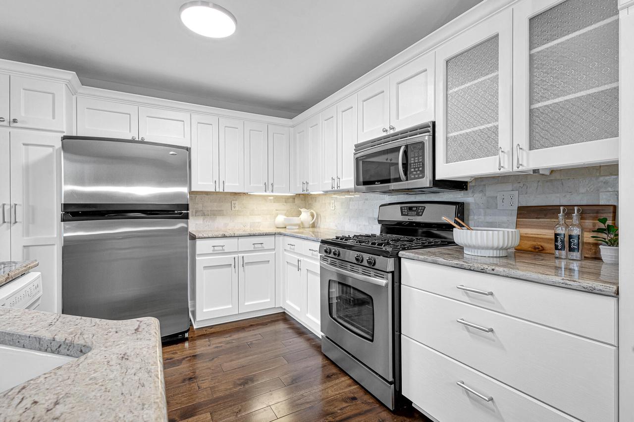 15647 West Brook DRIVE