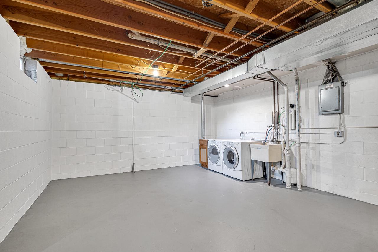 15647 West Brook DRIVE