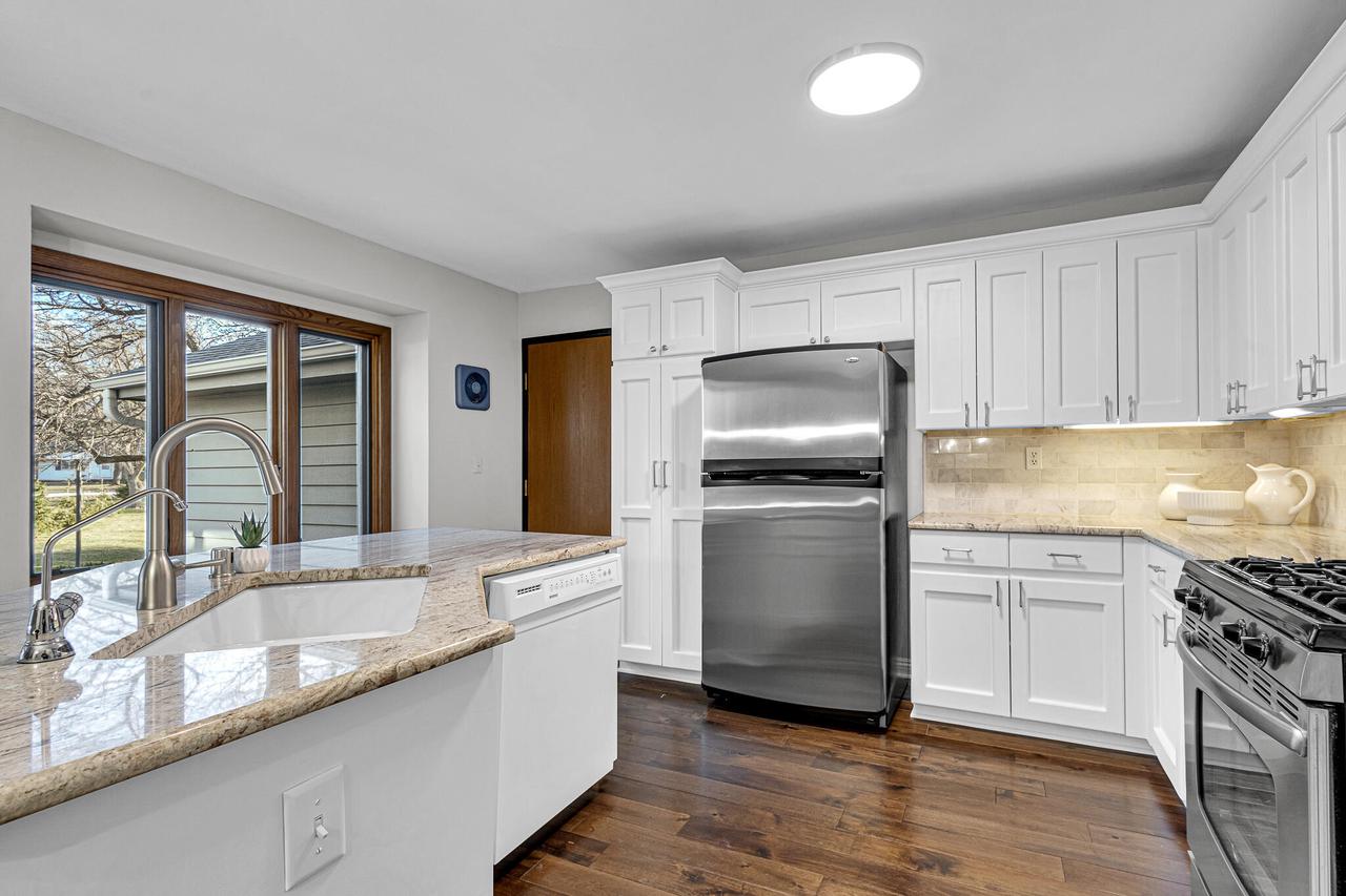 15647 West Brook DRIVE