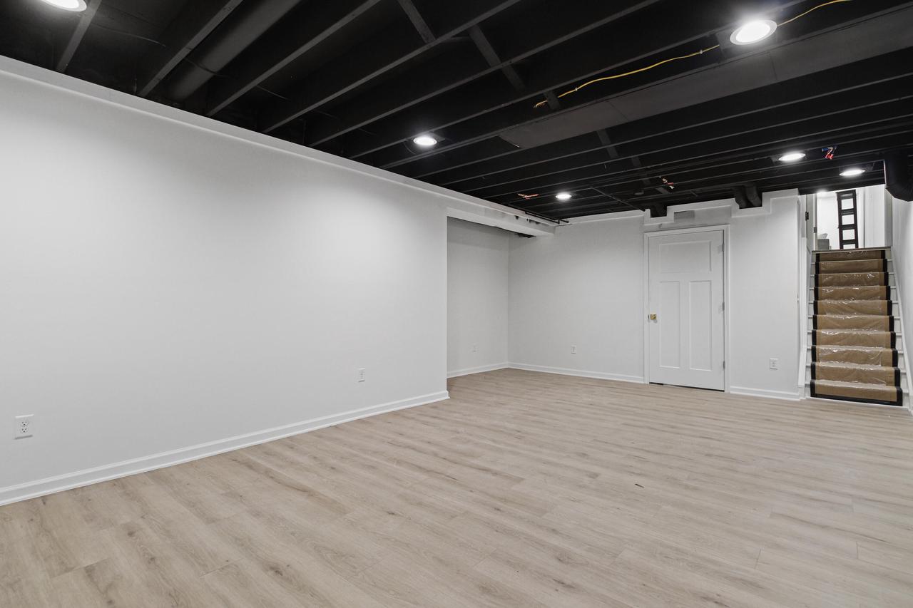 2030 La Chandelle COURT