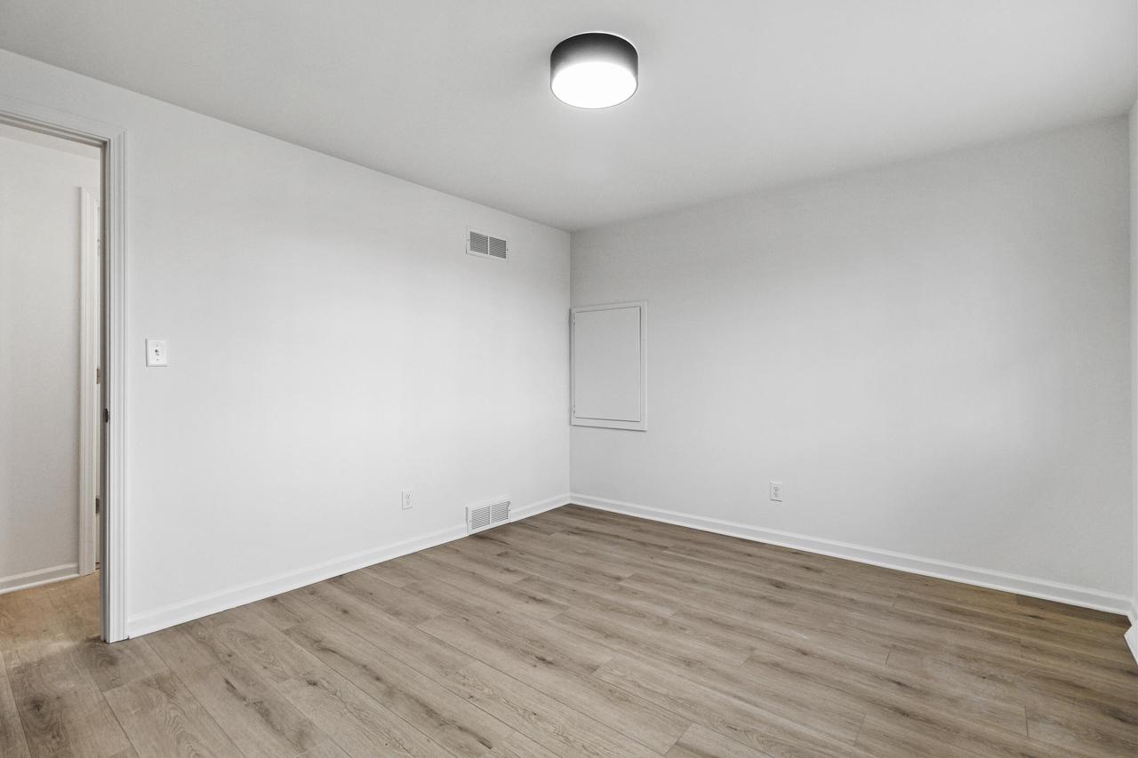 2030 La Chandelle COURT