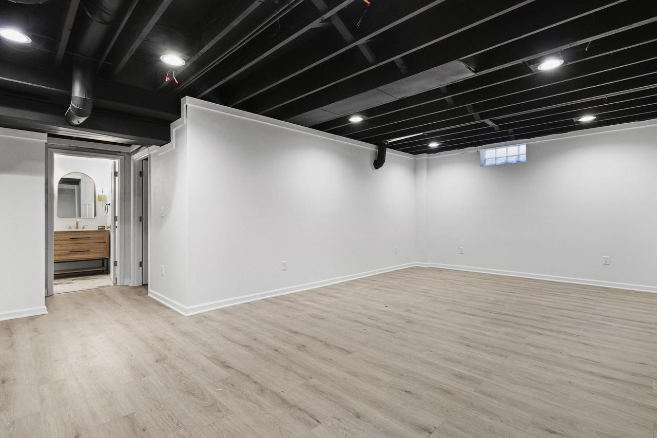 2030 La Chandelle COURT