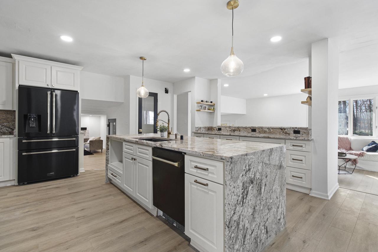 2030 La Chandelle COURT