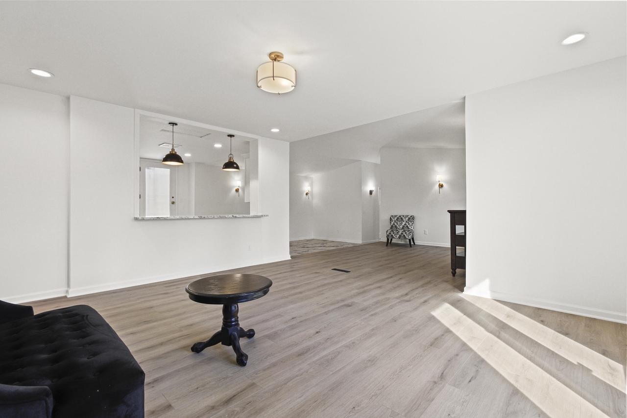 2030 La Chandelle COURT