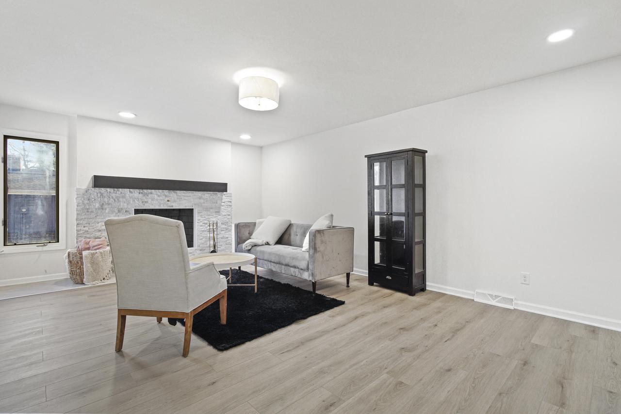 2030 La Chandelle COURT