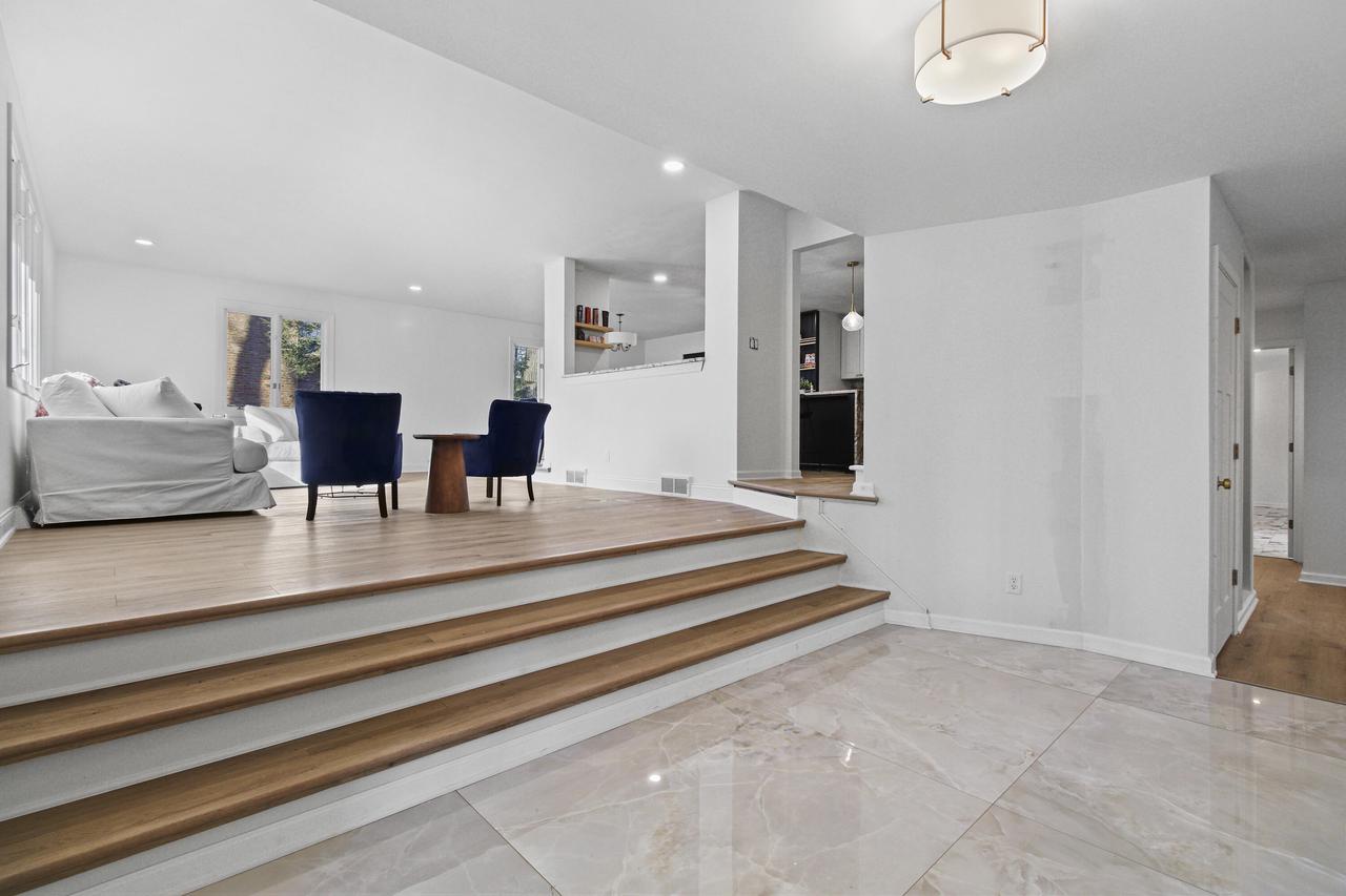 2030 La Chandelle COURT