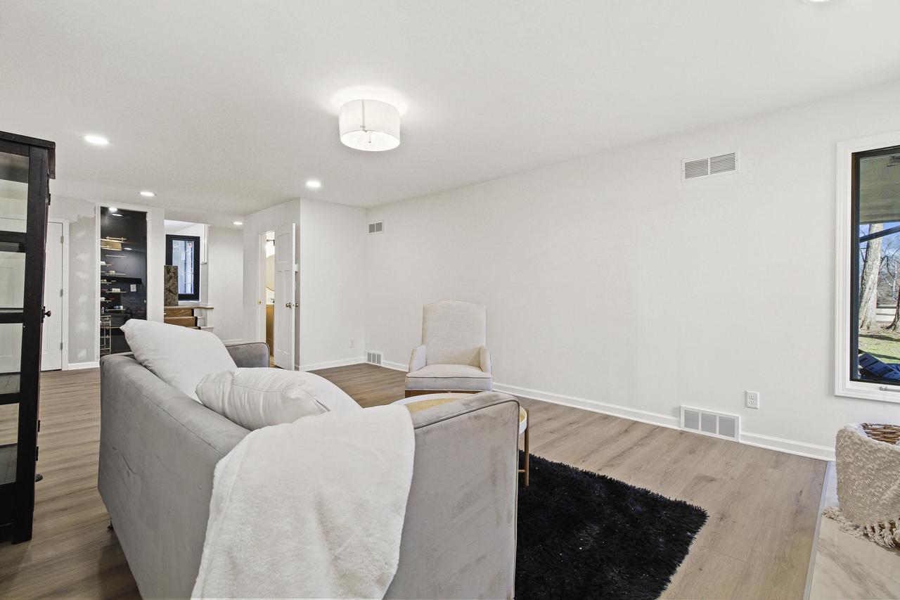 2030 La Chandelle COURT