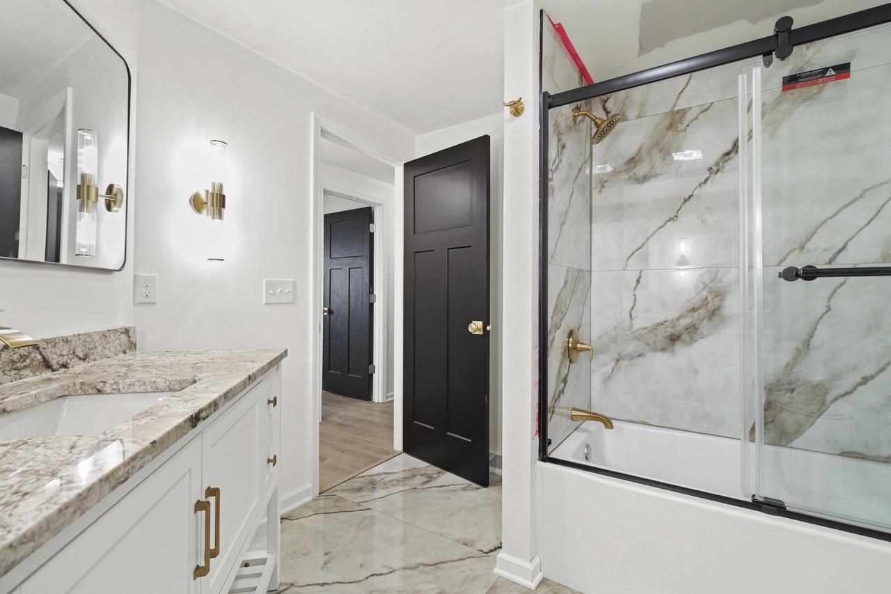 2030 La Chandelle COURT