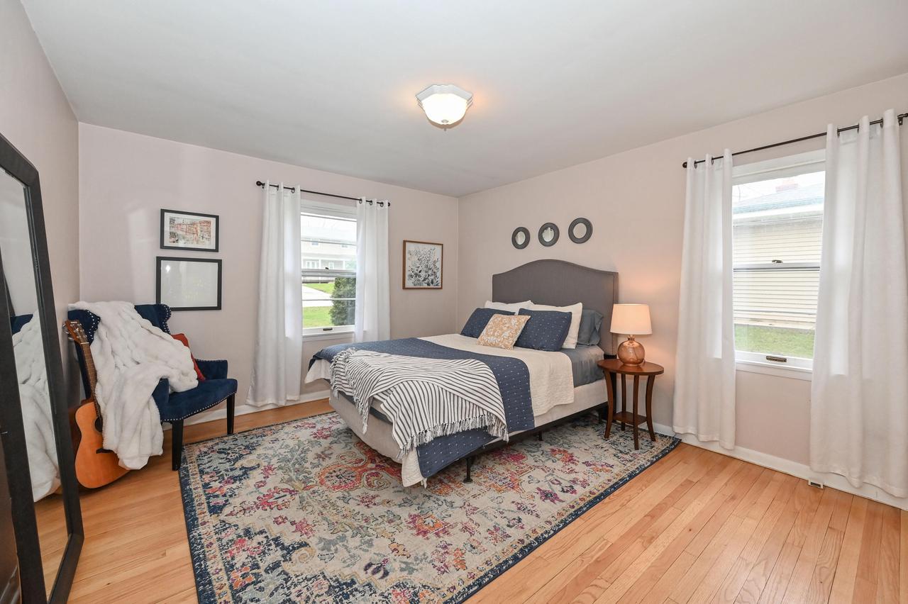 5544 South 42nd STREET