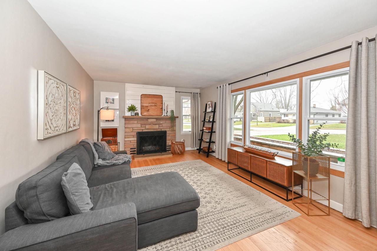 5544 South 42nd STREET