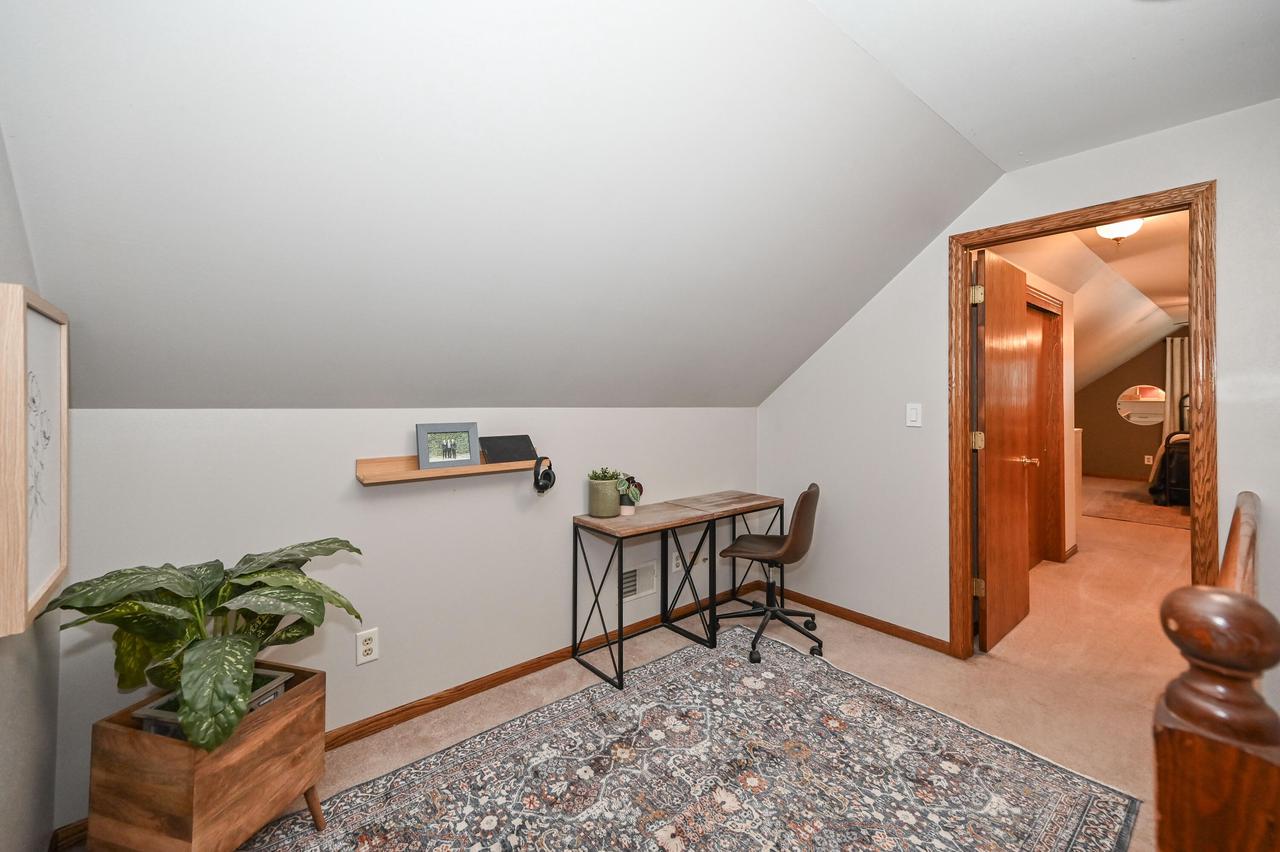 5544 South 42nd STREET