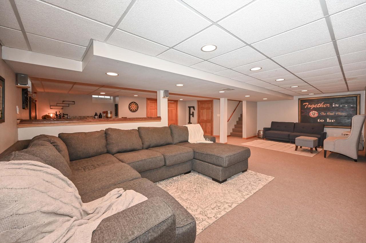 5544 South 42nd STREET