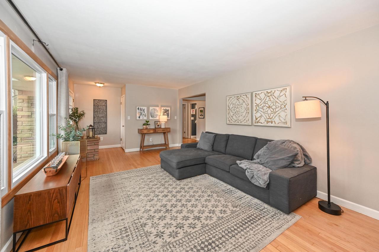 5544 South 42nd STREET