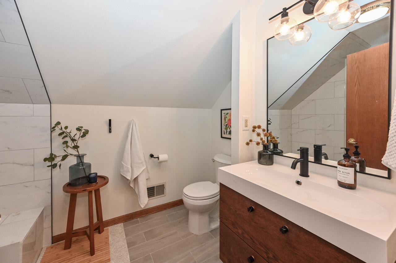 5544 South 42nd STREET