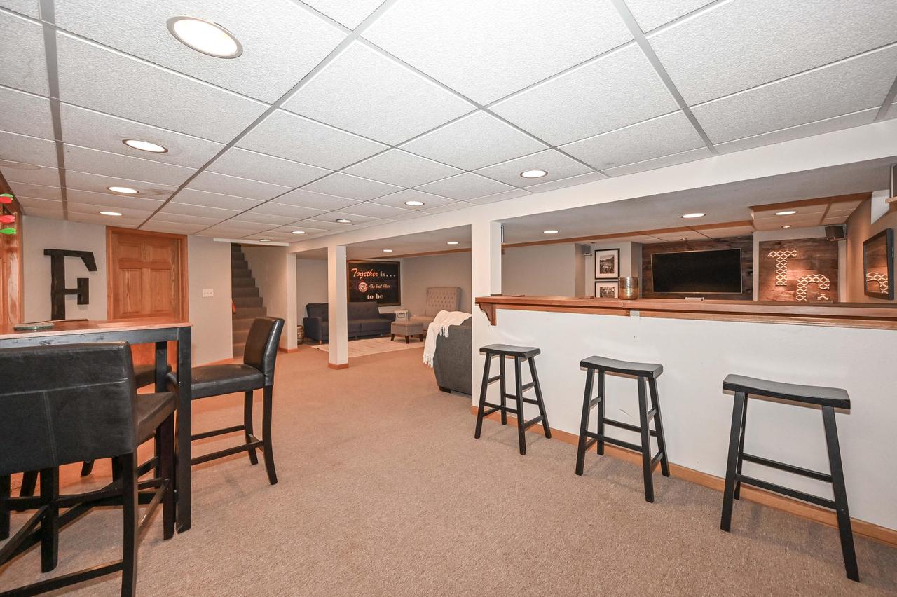 5544 South 42nd STREET