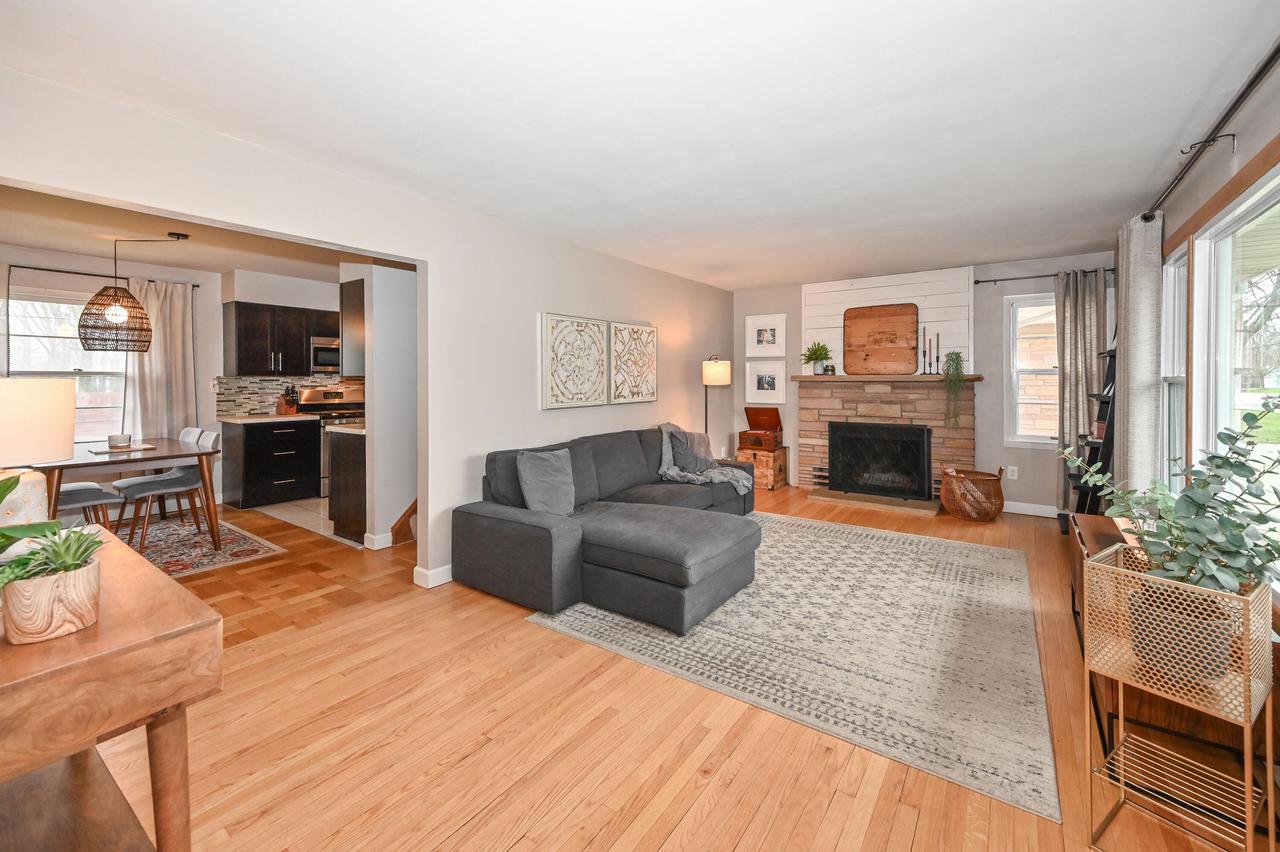 5544 South 42nd STREET