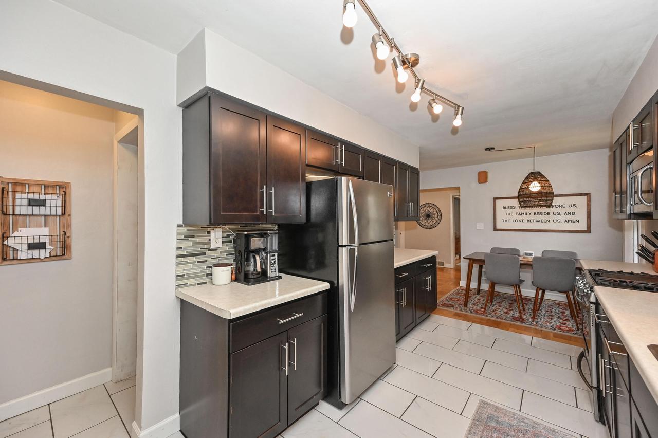 5544 South 42nd STREET