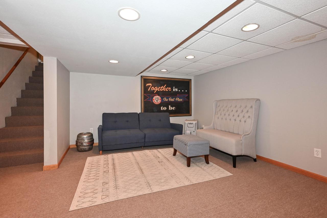 5544 South 42nd STREET