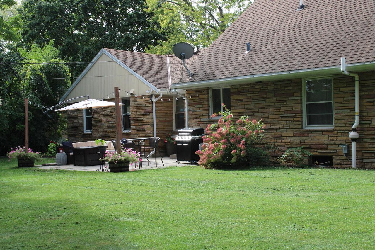 5544 South 42nd STREET