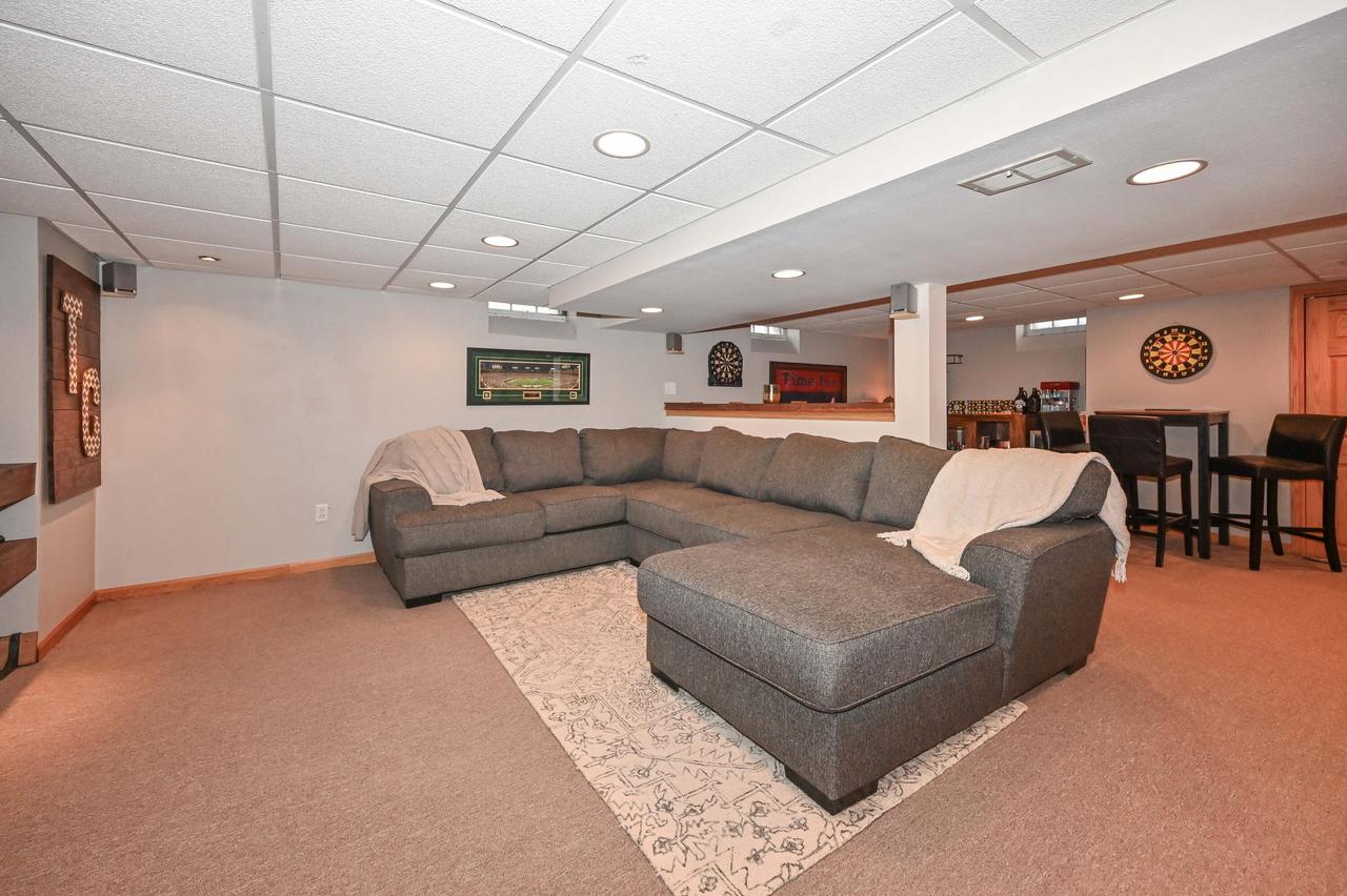 5544 South 42nd STREET