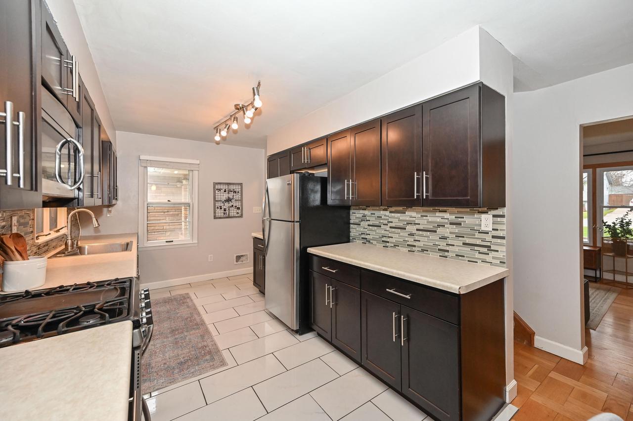 5544 South 42nd STREET