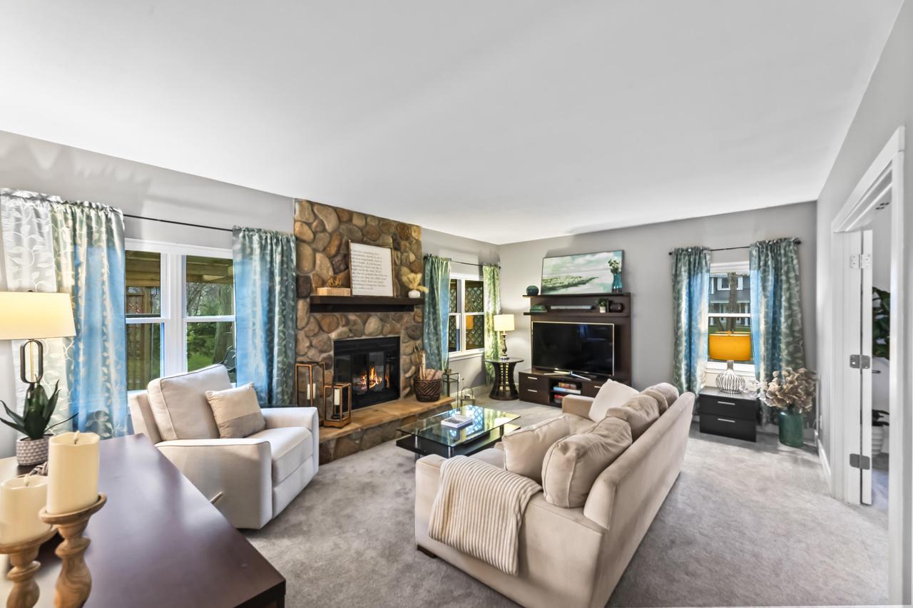 W276N2698 Chicory LANE