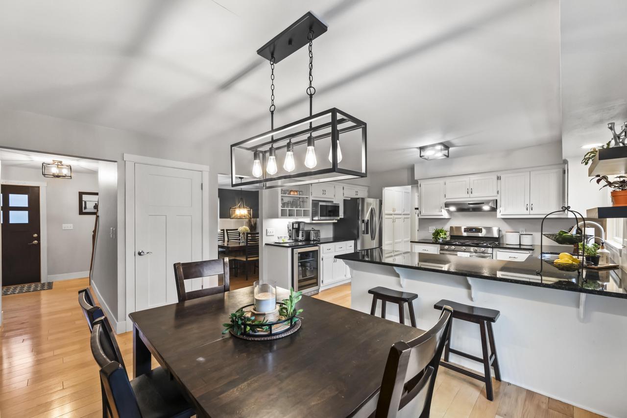 W276N2698 Chicory LANE