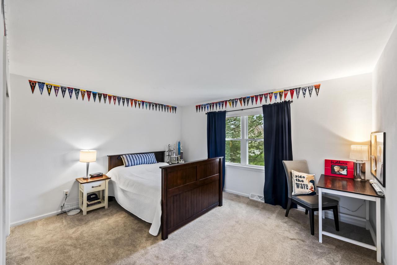 W276N2698 Chicory LANE