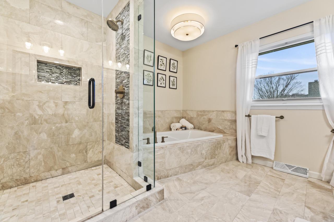 W276N2698 Chicory LANE