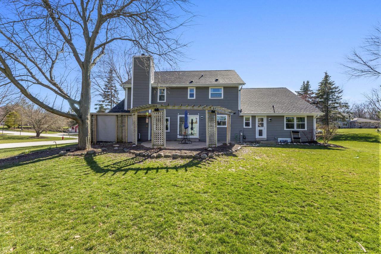 W276N2698 Chicory LANE